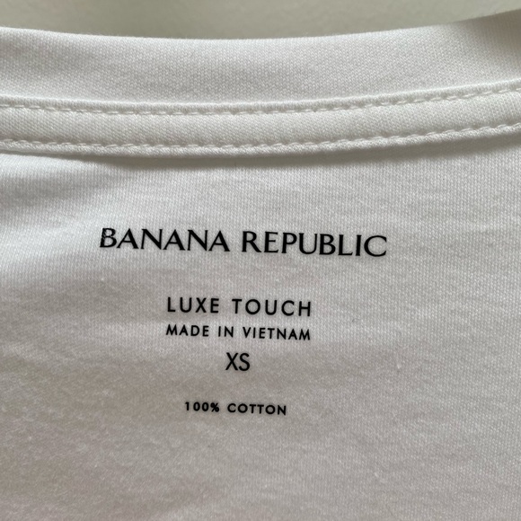 Banana Republic Luxe Fit White Tee - Picture 5 of 7